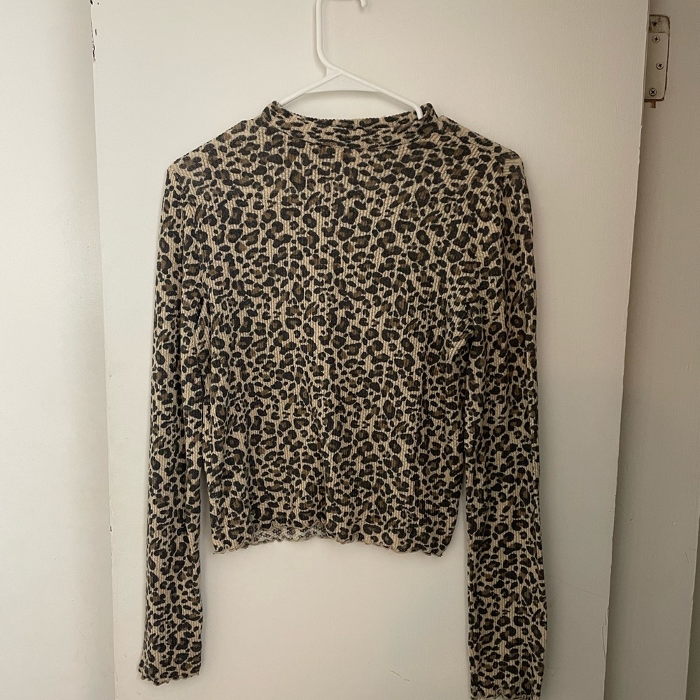 Leopard Print Ling Sleeve Top